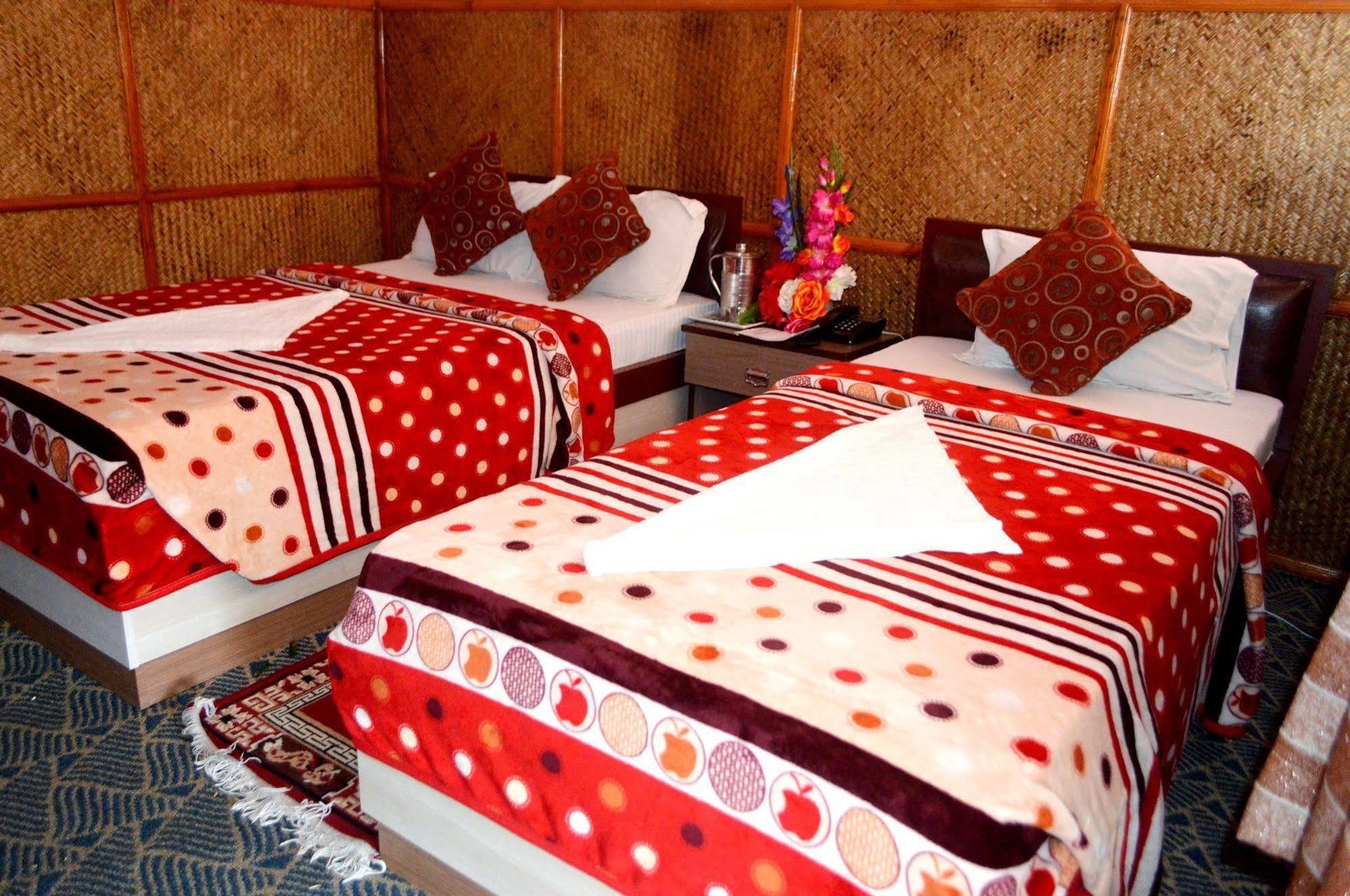 Pokhara Deep Sagar Hotel Kültér fotó